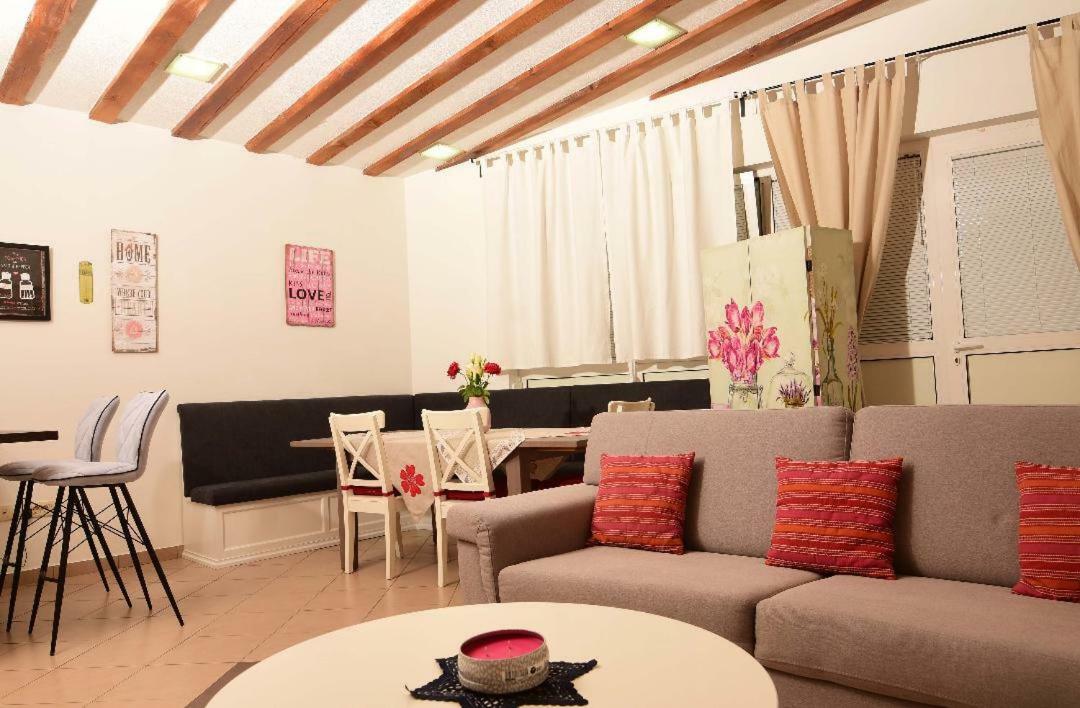 Apartamento Studio Tami I Barbi Opatija Exterior foto